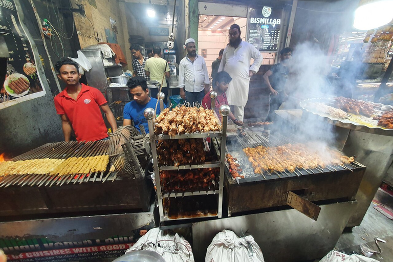 Old Agra: Street Food Tour z targiem przypraw na Tuk-Tuk