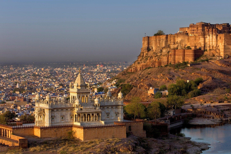 Jaipur: 7-Day Rajasthan Tour with Hotels and Transfers