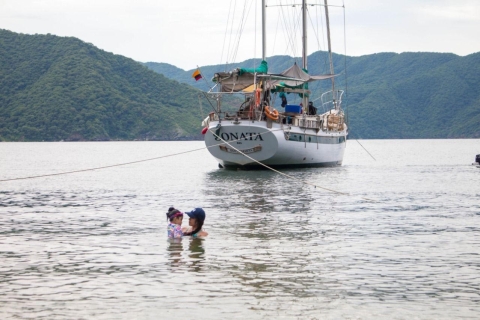 Santa Marta: Excursión de un día en velero al Parque Tayrona