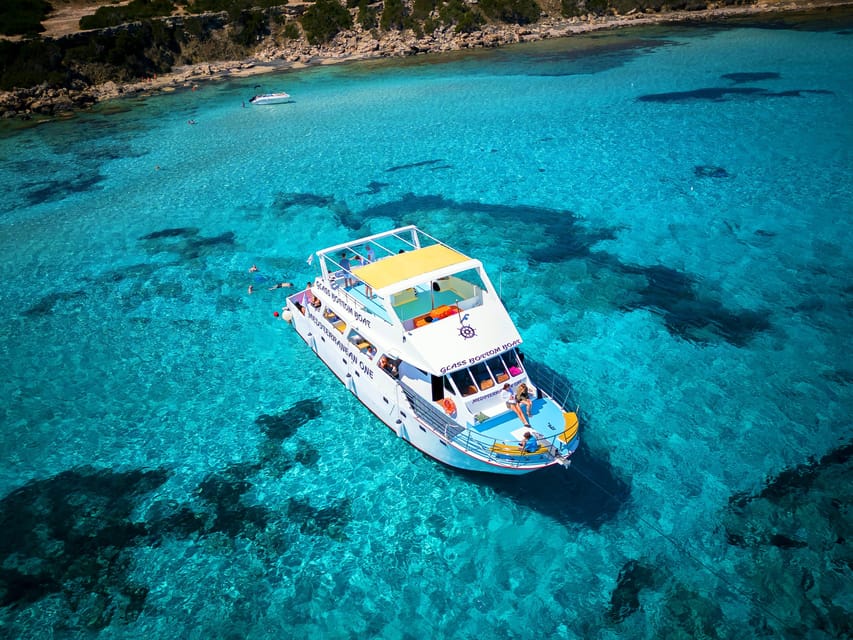 Pafos: autobusový transfer do Modré laguny a plavba lodí po tobogánu
