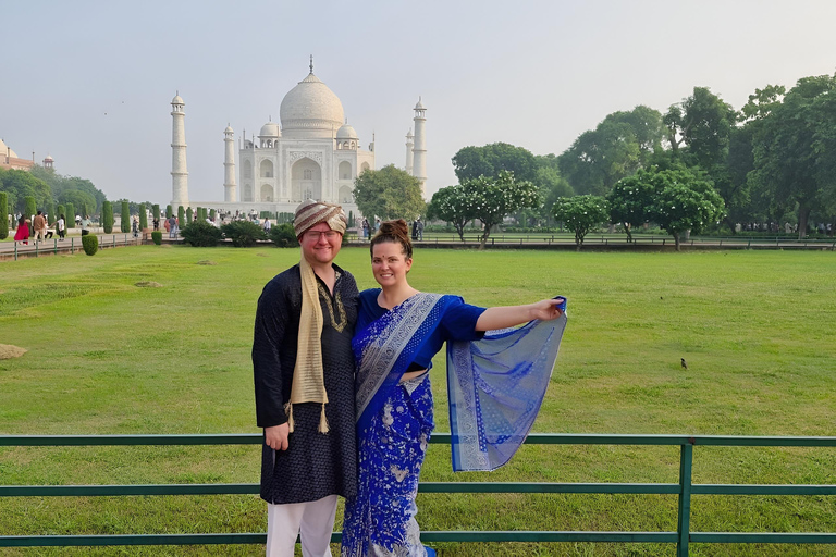 From Delhi: Taj Mahal Sunrise Day Tour with Transfer & Lunch Tour with Private AC Car & Professional Guide