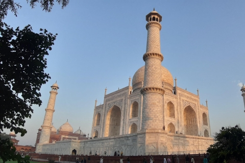 Ab Delhi: Private Taj Mahal und Agra Autotour mit MahlzeitenAuto, Fahrer, Reiseführer, Tickets und Mahlzeiten im 5-Sterne-Hotel