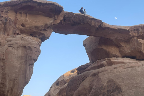 Wadi Rum: tour de medio día en jeep con guía beduino