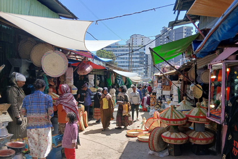 Addis Ababa: Guided City Highlights Tour in English & French