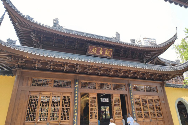 From Beijing: 2-Day Shanghai Highlights Tour with Train