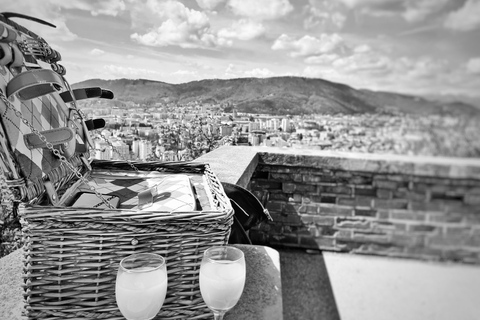 Graz: Funicular Ride &amp; Schlossberg Picnic ExperienceGraz unik picknickupplevelse