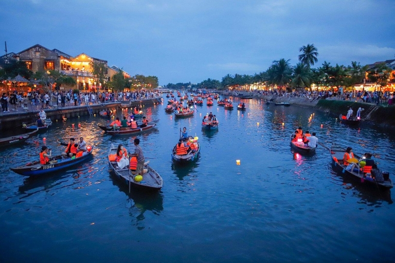Tour de la ciudad de Hoi An - Barco nocturno y linterna flotante en el río HoaiCompartir el viaje : Salida desde Hoi An