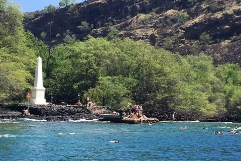 Kailua-Kona: Kealakekua Bay and Captain Cook Monument Tour