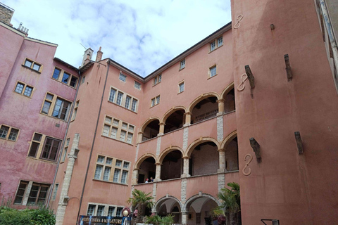 Vieux Lyon: Guided visit for children and families