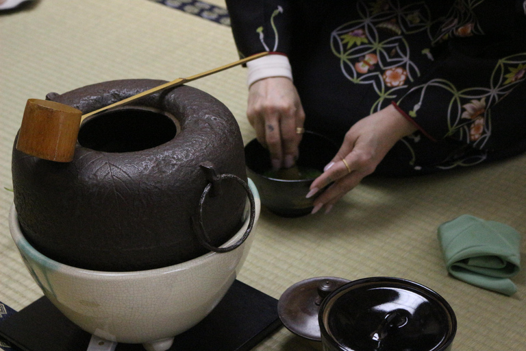 Learn Zen in a class of making tea near Osaka Castle