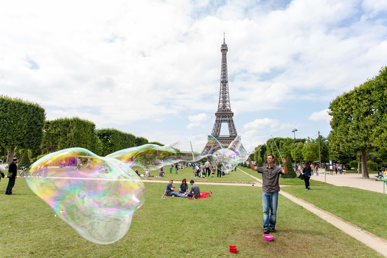 Paris Bike Tour: Eiffel Tower, Place de la Concorde & More Tour in English
