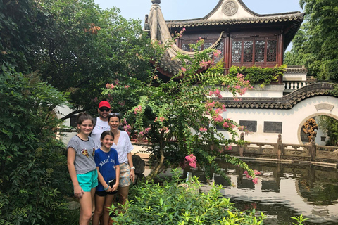 Excursión a la aldea acuática de Zhujiajiao: explora la «Venecia» de China.Plan completo de 7 horas (góndola, jardín, almuerzo, templo y cafetería)