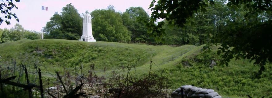 Le champ de bataille de la Meuse-Argonne au départ de Verdun ou de Reims
