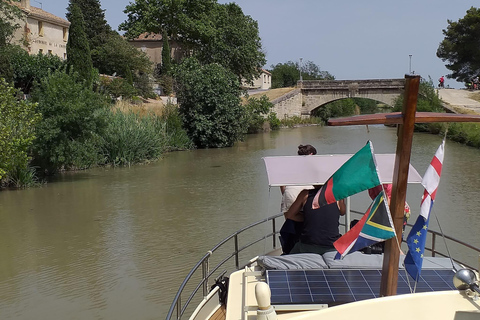 Private gourmet cruise on the Canal du Midi Private gourmet day cruise on the Canal du Midi