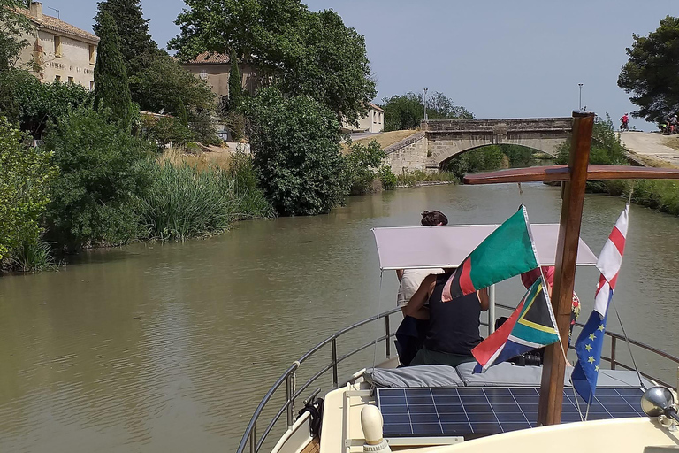 Private gourmet cruise on the Canal du Midi Private gourmet day cruise on the Canal du Midi