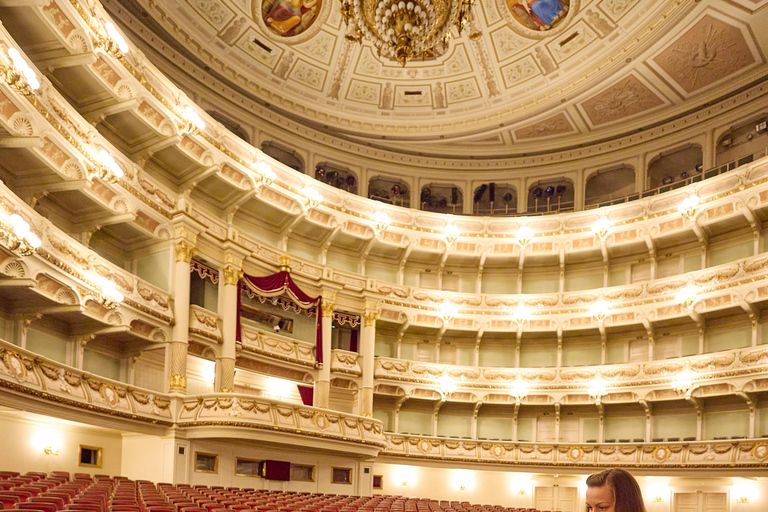 Dresden: Guided Tour for Children Through the Semperoper Using All the Senses Dresden: Children's Tour through the Semperoper with All the Senses