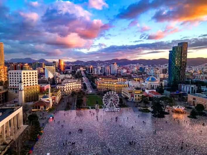 Depuis Durrës/Golem : visite guidée de Tirana avec prise en charge à l'hôtel