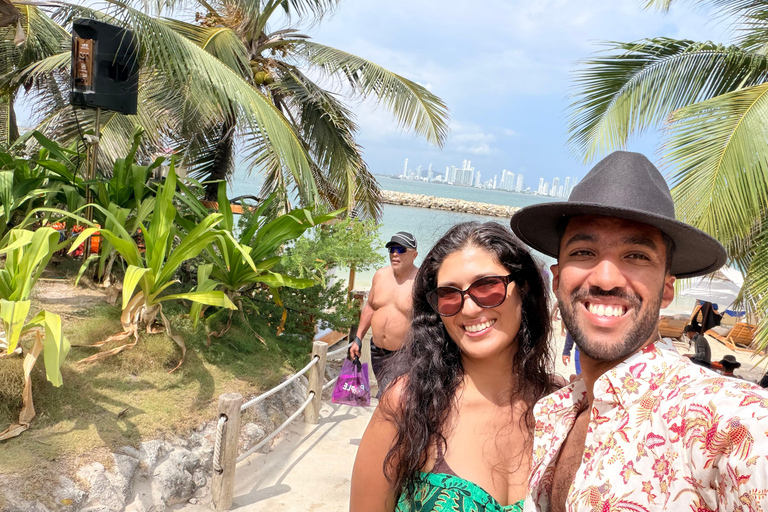 Cartagena: Palmarito Beach Day Trip with Lunch & Drinks