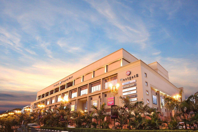 Nairobi: Shopping Malls & Local Shopping Experience