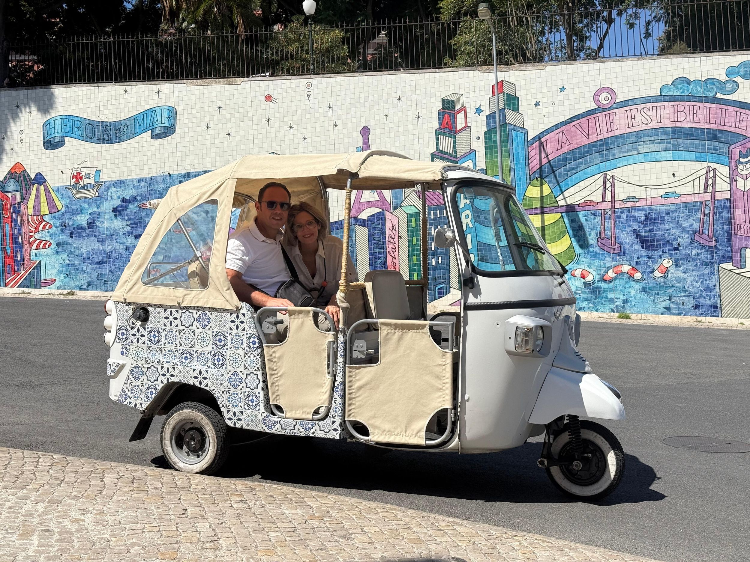 Lissabon: Tuk Tuk mit Abholung vom Hotel und dem Besten der Altstadt