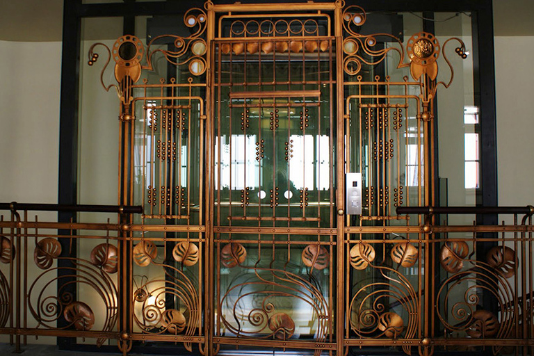 Tour de 3 horas por el Art Nouveau y la arquitectura cubista de PragaTour privado