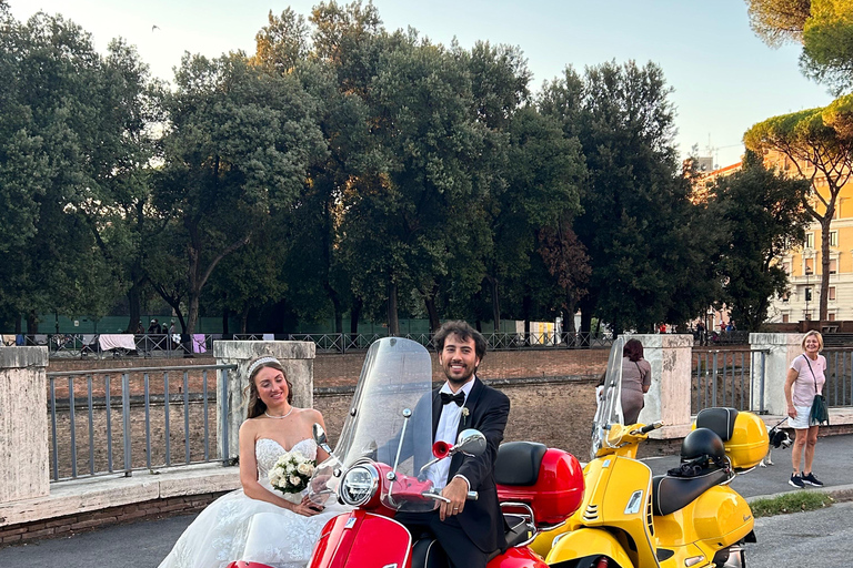 Rome Vespa Sidecar Tour: 90-Minute Panoramic Experience Shared Sidecar Experience