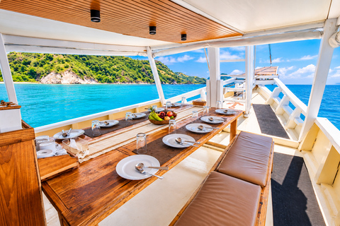 3-Day Komodo National Park Cruise with NK Superior Phinisi Sharing Cabin, Single Bed, Ocean View