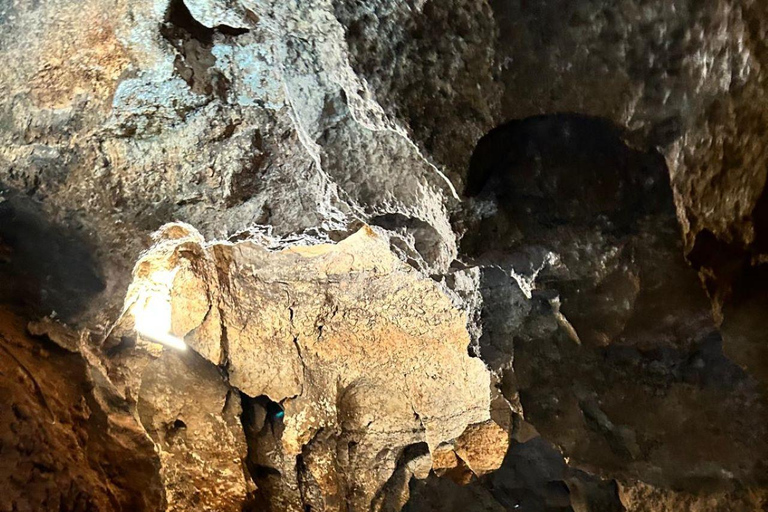 From Albir, Benidorm & Calpe: Jalon & Caves of Skulls Tour From Calpe with Meeting Point at Suitopia