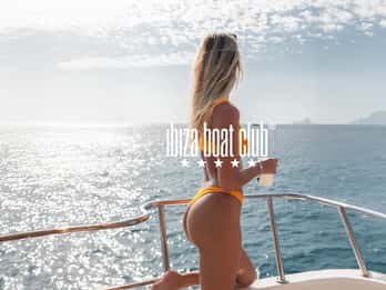 Ибица: Бранч без бутылки в Ibiza Boat Club с напитками и диджеем