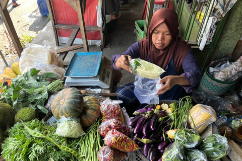 Yogyakarta: Corso di cucina con tour del mercato tradizionaleCon servizio di prelievo e rientro in hotel