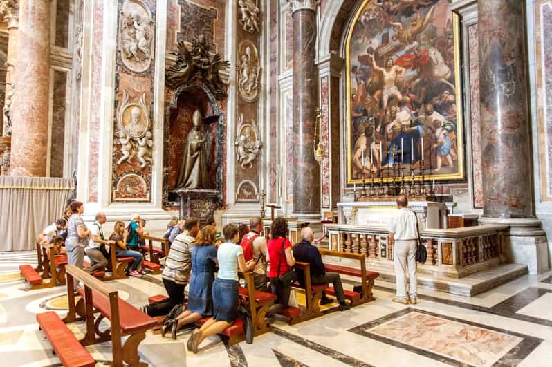 Museos Vaticanos con acceso a las tumbas papales