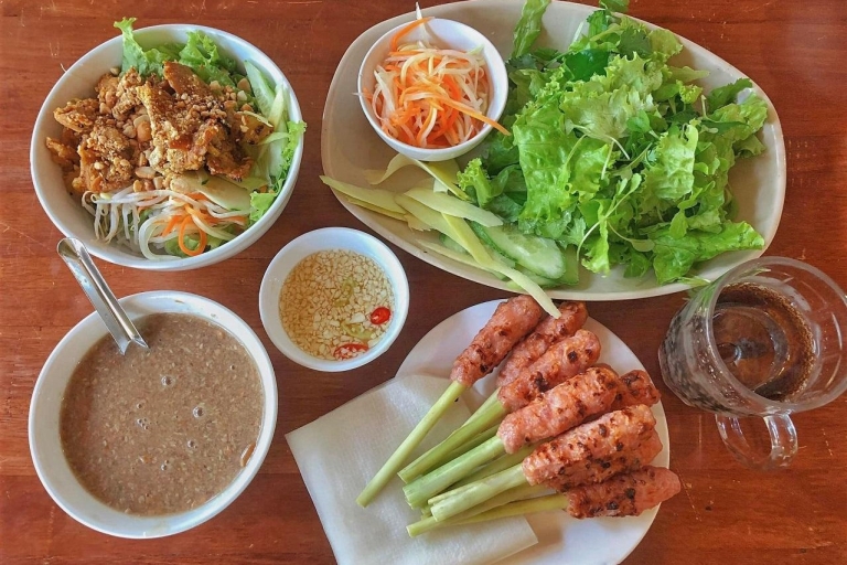 Visite culinaire dans les rues de Hue
