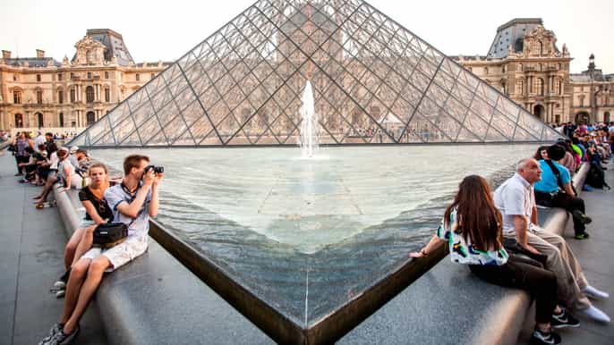 paris louvre museum guided tour with tickets