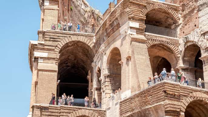 Tour privado prioritario arena Coliseo, Foro Romano y Navona