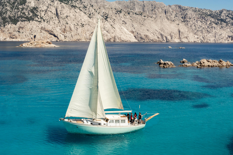 TAVOLARA TOUR WITH 15 METERS VINTAGE SAILBOAT WITH APERITIF