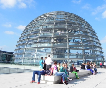 Berlin: Government District Tour and Reichstag Dome Visit