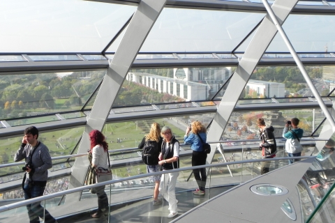 Berlin: Government District Tour and Reichstag Dome Visit Shared Tour in German