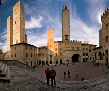 San Gimignano and Volterra: Day Tour from Siena