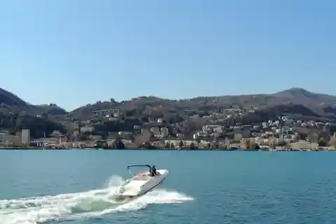 Lake Como: 1h Adventure on a Luxury Private Boat