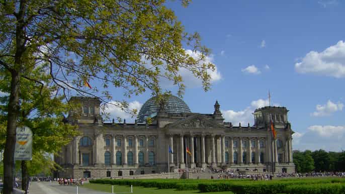 Berlin: Reichstag, Plenary Chamber, Cupola & Government Tour