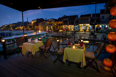 Hoi An: Schifffahrt bei Sonnenuntergang mit Dinner