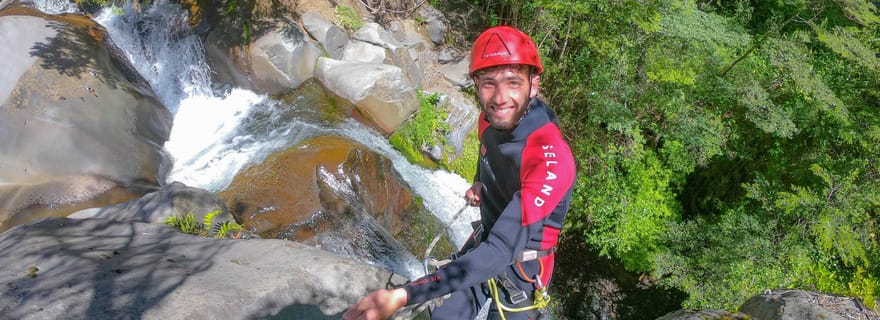 Pucón : canyoning sur la rivière Correntoso avec des guides experts