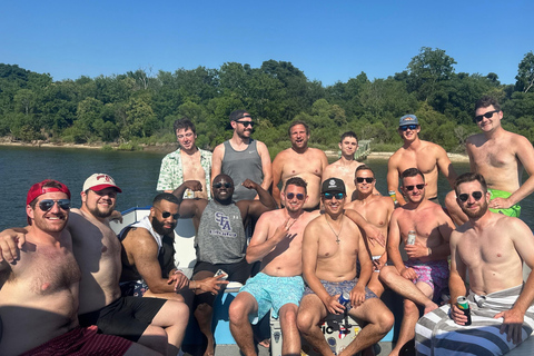 Charleston: Noleggio barca privata; Capitano e accompagnatore; Fino a 22 personeBarca privata con capitano: 3 ore da 15 a 18 passeggeri