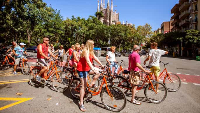 bike tour gothic quarter gaudi and olympic village