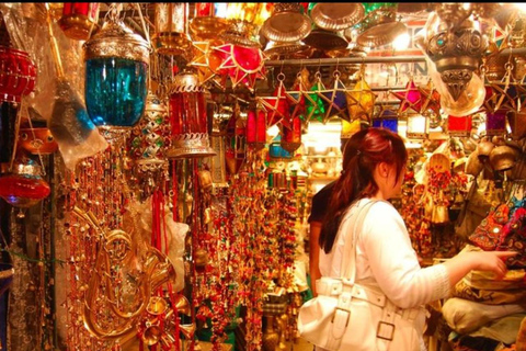 Delhi: Custom Shopping Tour With Private Female Guide