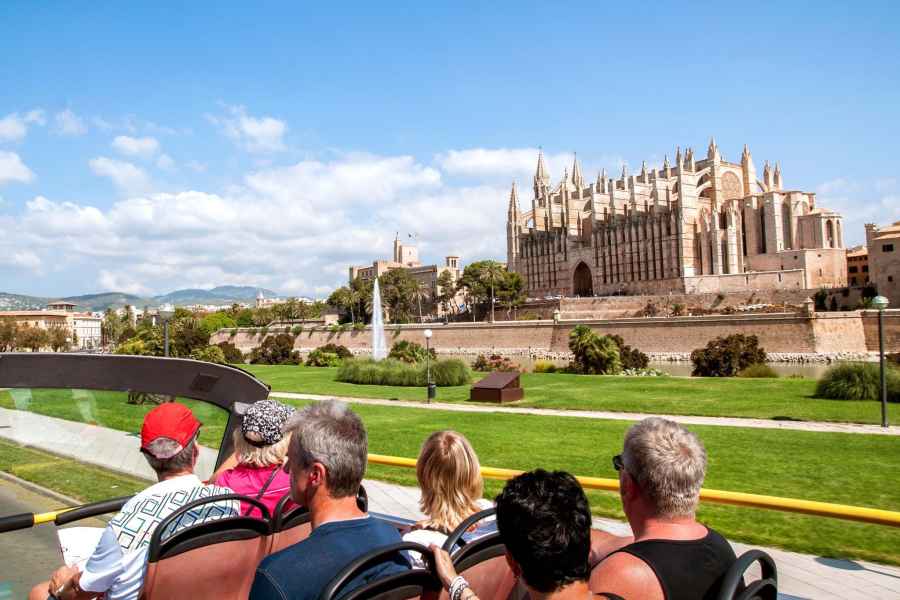 Palma de Mallorca: Stadtbesichtigung Hop-On/Hop-Off-Bustour. Foto: GetYourGuide