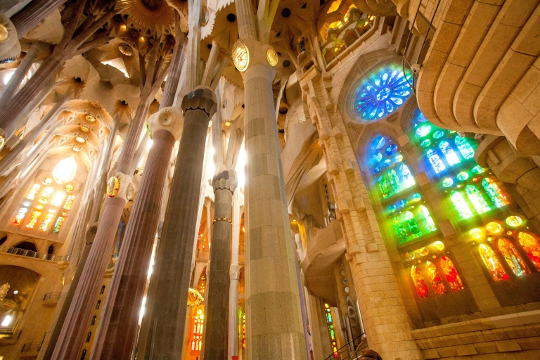 Sagrada Família: Führung ohne AnstehenTour auf Englisch um 14:00 Uhr