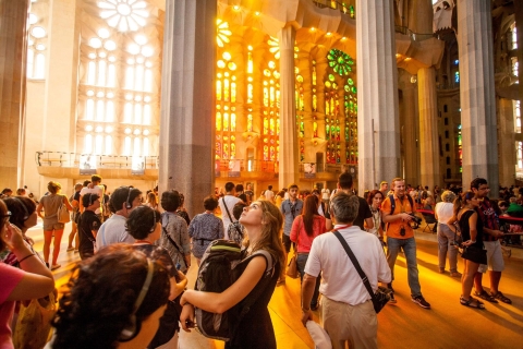 Sagrada Família : accès rapide et visite guidée de 1,5 hVisite en anglais à 14:00