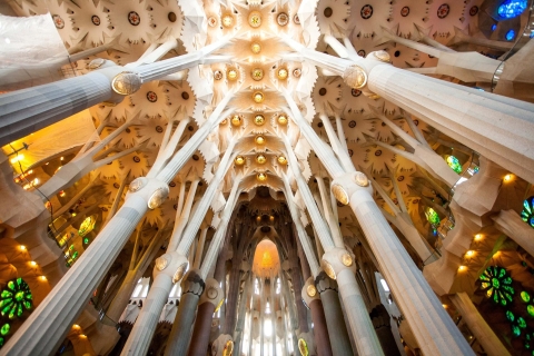 Wstęp priorytetowy: Sagrada Família z przewodnikiemWycieczka w j. angielskim o godz. 13.00