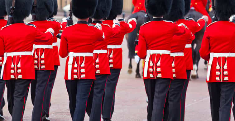 London: Wachablösung und Buckingham Palace | GetYourGuide